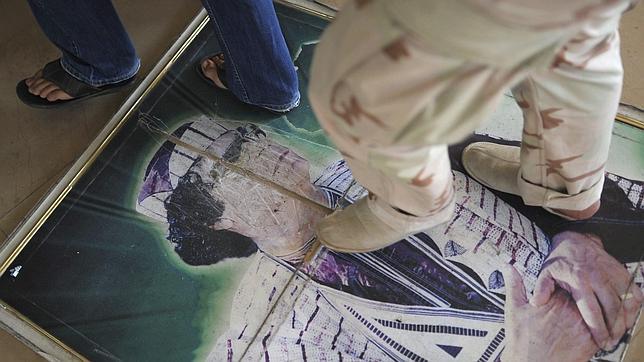 La Liga Árabe reconoce a los rebeldes, que consiguen la descongelación de 350 millones de Gadafi