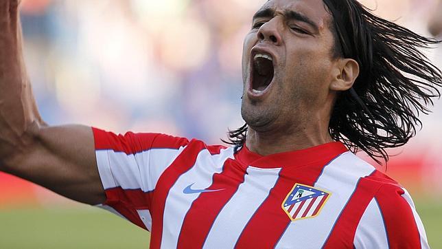 Falcao irrumpe feroz