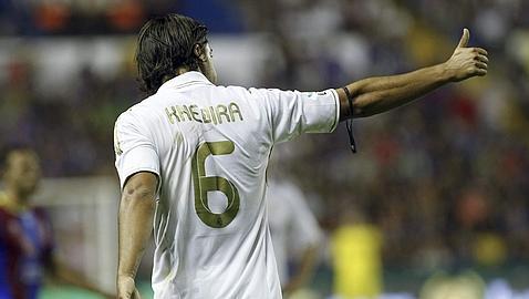 Mourinho viaja con todos a Santander