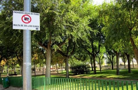 Multas de hasta 600 euros por no recoger los excrementos caninos