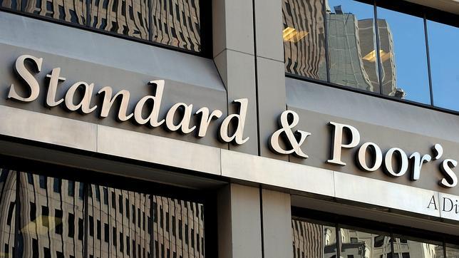 EE.UU. investiga a Standard &amp; Poor's semanas después de la rebaja de su deuda