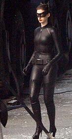 Anne Hathaway luce como auténtica «Catwoman»