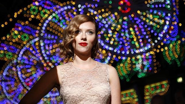 Scarlett Johansson ve «injusta» la invasión de su privacidad