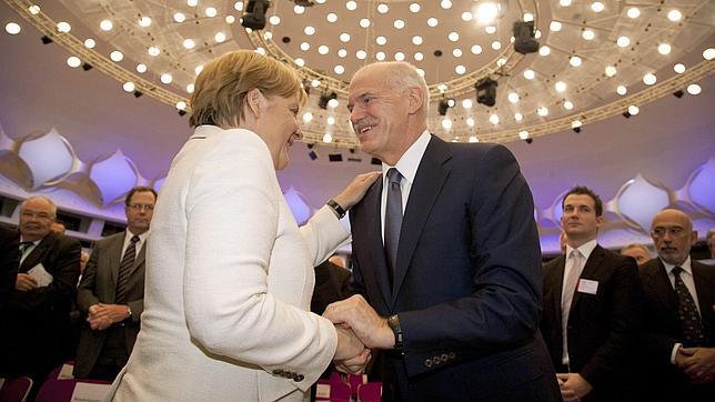 La Troika regresa a Atenas y el ministro de Finanzas griego se muestra satisfecho tras la primera reunión