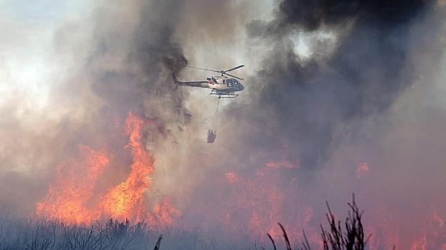 Muere durante un incendio en Orense el piloto de un avión de extinción