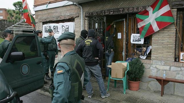 Más de un centenar de «herrikos» de ETA mueven 60 millones en cuatro años