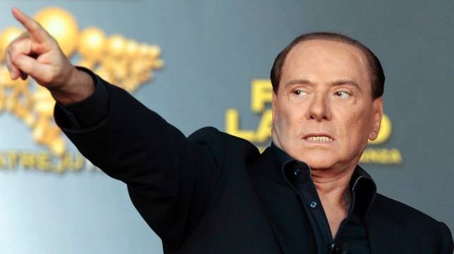 Berlusconi no logra esquivar su juicio por prostituir a menores