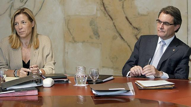 La Generalitat culpa al Gobierno de las cifras del paro en Cataluña por su «morosidad»