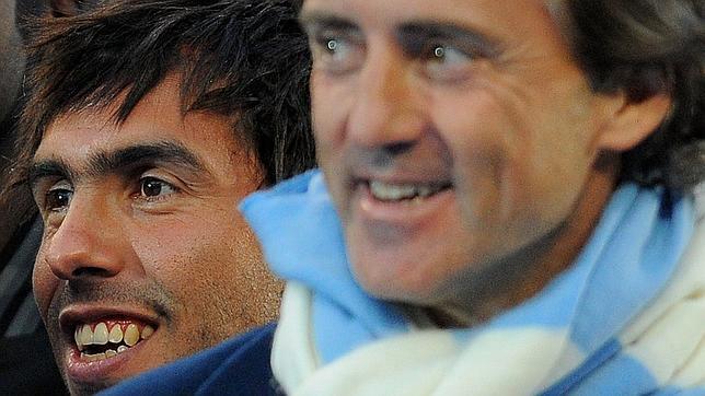 Tévez dice que pensó que Mancini le ha había pedido que calentara