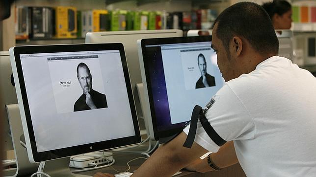 Twitter y Facebook lloran a Steve Jobs