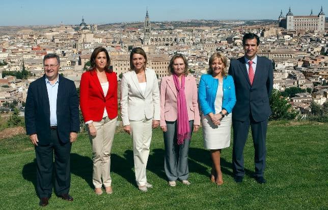 Cospedal aboga por reformas que devuelvan «la confianza y el prestigio a España»
