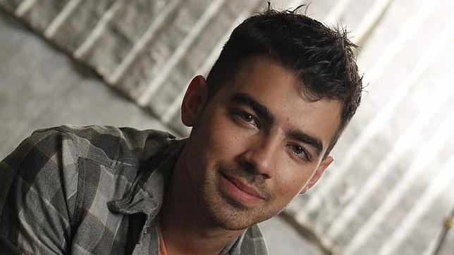 Joe Jonas: «Me siento desnudo sin mis hermanos»