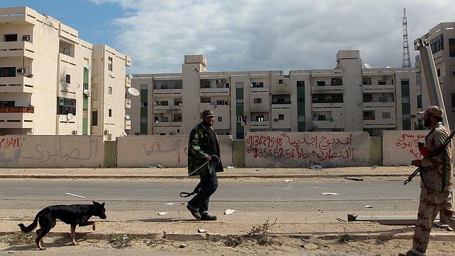 Los rebeldes libios conquistan totalmente Sirte, el último bastión de Gadafi