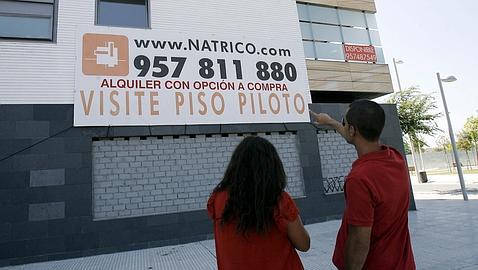 La firma de hipotecas cae en agosto un 41,7% hasta niveles del año 2003