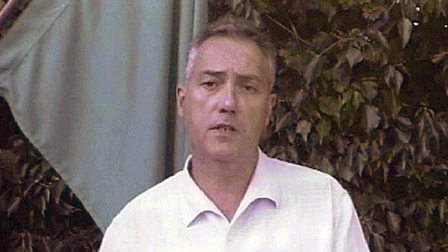 Cuatro diferencias entre el comunicado de ETA y el del IRA