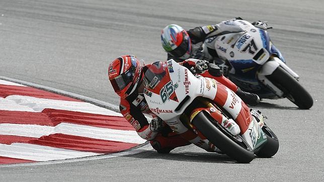 Luthi le echa una mano a Márquez y doblega a Bradl