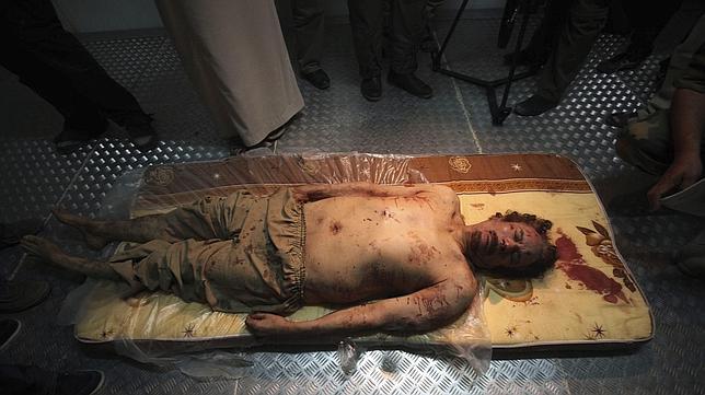 Gadafi pidió ser enterrado en Sirte, junto a su familia