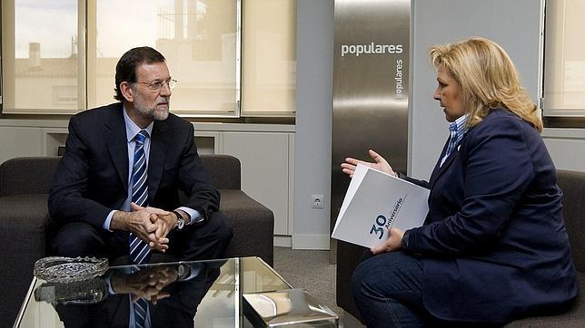 Rajoy se compromete con las víctimas a no hacer «cesiones» a la banda