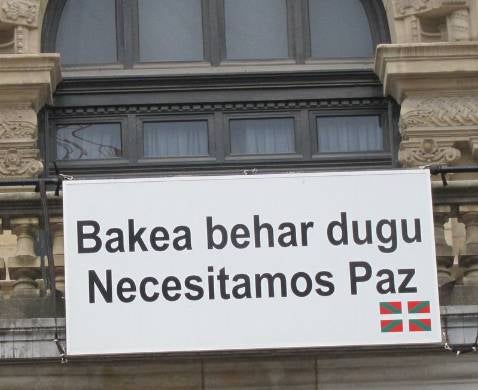 La AVT avisa de que no tolerará «apaños» por un «falso final de ETA»
