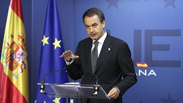 Zapatero: «La banca española no tendrá que acudir al dinero público»