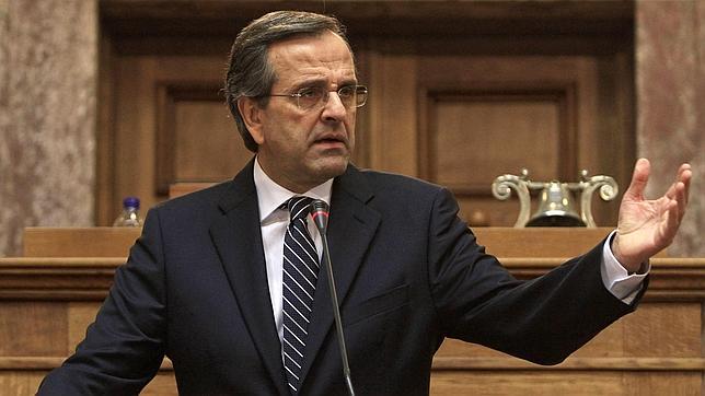 El líder de la oposición pide a Papandreu que dimita