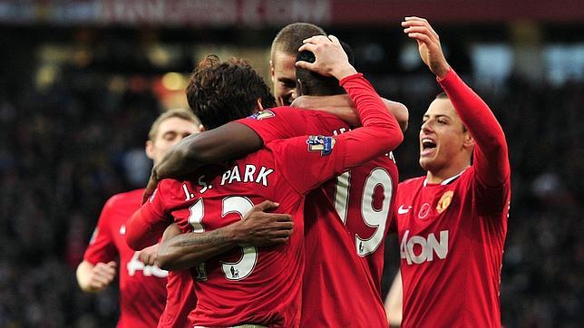 El United se impone al Sunderland en el 25 aniversario de Ferguson