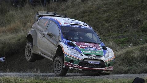 Latvala arrebata el liderato al ya campeón Loeb