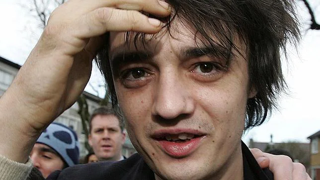 Pete Doherty huye de Londres porque dice que el fantasma de Amy Winehouse le persigue