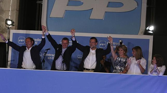 Sarkozy y Merkel quieren hablar esta misma noche con Rajoy