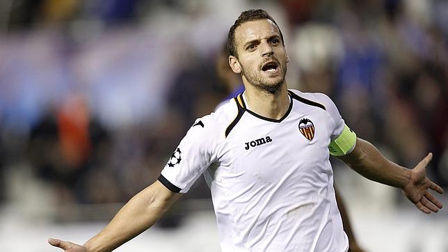 Soldado aporrea la puerta de Del Bosque