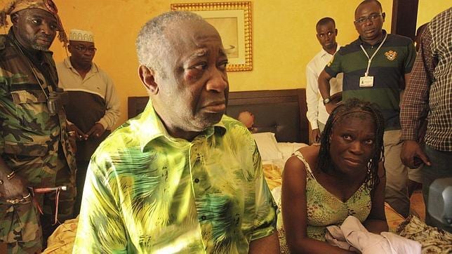 El ex presidente marfileño Gbagbo llega a Holanda para comparecer ante la Corte Penal Internacional
