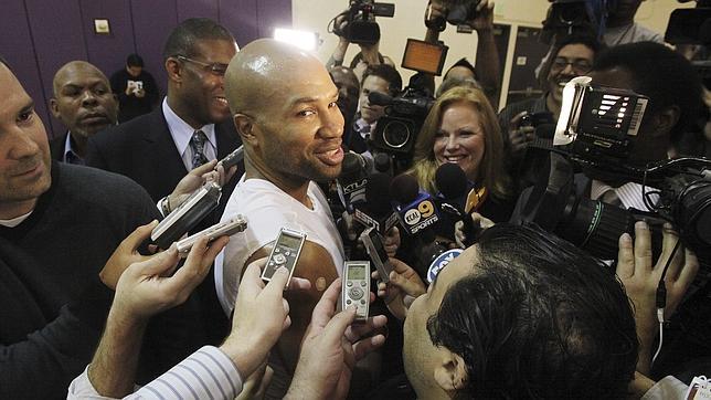 Los Lakers quieren jubilar a Derek Fisher