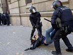 Funcionarios de prisiones cortan el tráfico y protestan ante la cárcel de Ponent por los recortes