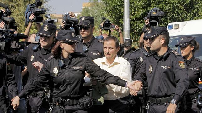 Crece la desesperación e indignación de la familia materna de los niños tras dos meses