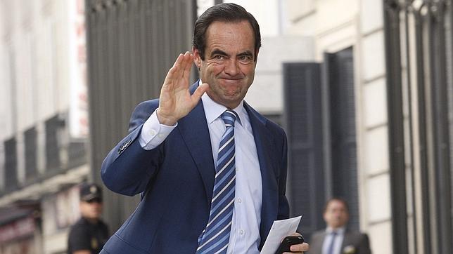 Bono considera a Iñaki Urdangarín un pariente lejano del Rey