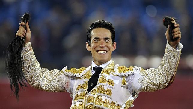 Silveti corta un rabo en La México