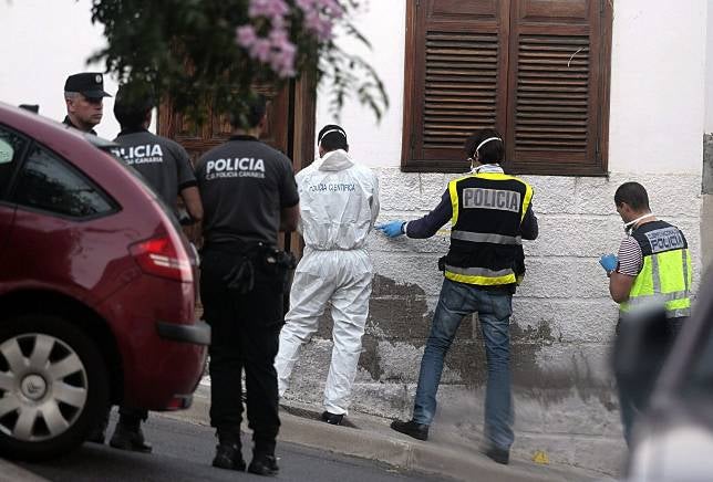 Hallan los cadáveres de dos hermanos de once y seis años en una casa de Tenerife