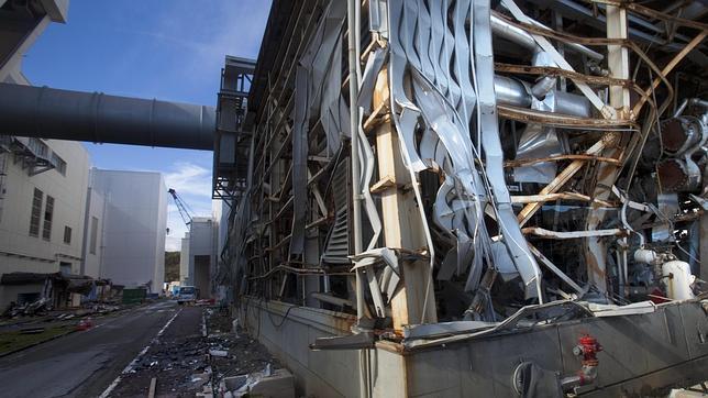 Diputados nipones sospechan que hubo explosiones nucleares en Fukushima