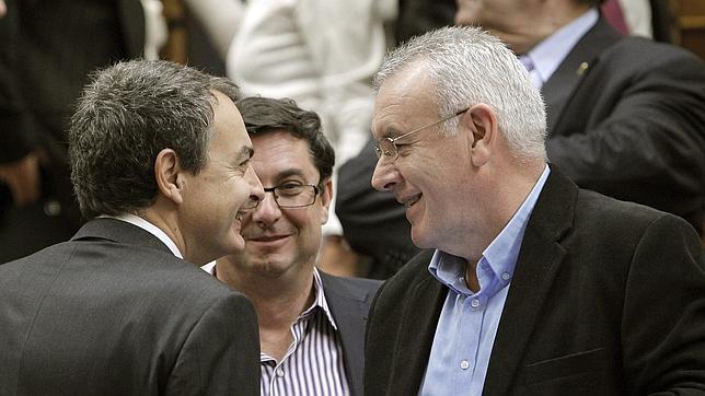 Cayo Lara asegura que «no ha habido exclusión» de Llamazares en el Congreso