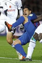 David Villa sufre una fractura en la tibia izquierda durante el Barcelona-Al Sadd