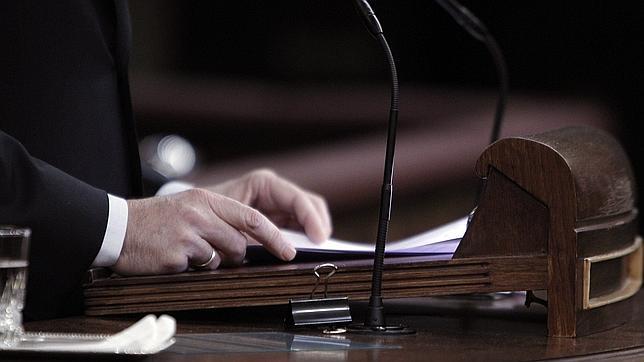 Rajoy recuerda a las víctimas en la única referencia a ETA en su discurso de investidura