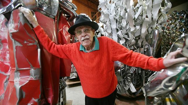 Muere a los 84 años el escultor estadounidense John Chamberlain