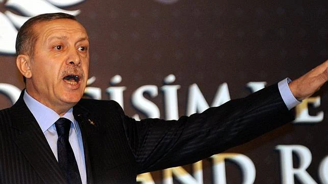 Erdogan eleva la tensión con París: «Lo que Francia hizo en Argelia fue un genocidio»