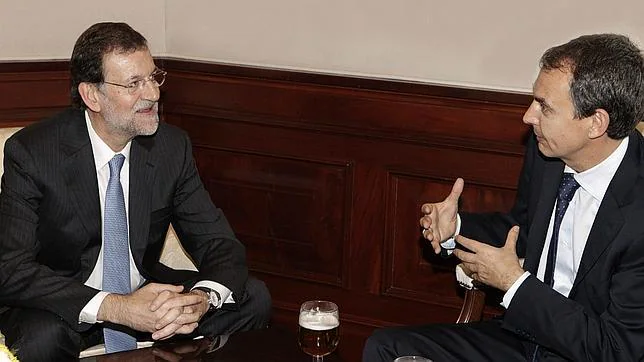 El nuevo Gobierno premia a Zapatero con el collar de Isabel la Católica