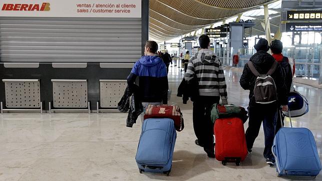 Fomento fija los servicios mínimos para las próximas huelgas de los pilotos de Iberia