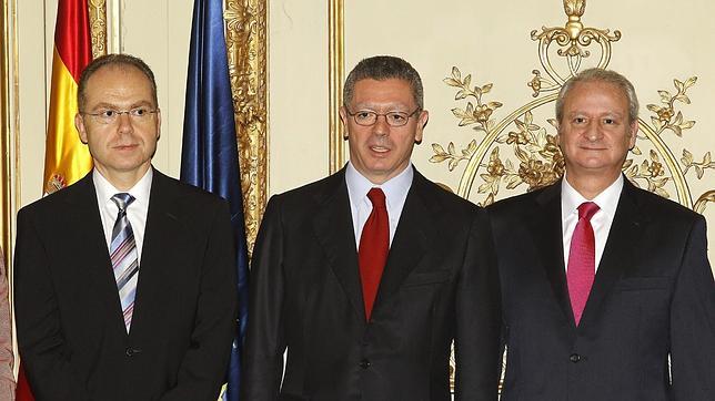 Gallardón anuncia que se estudiará habilitar el mes de agosto para agilizar la justicia frente a la crisis