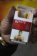 Utilizan una imagen de John Terry en la India para advertir del peligro del tabaco