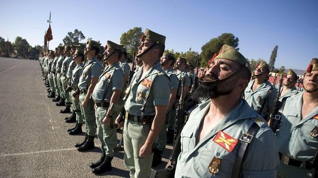 Una Pascua marcada por el recorte militar