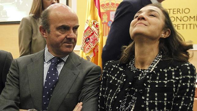 Un senador del PP critica la «incongruencia» de Carmen Vela
