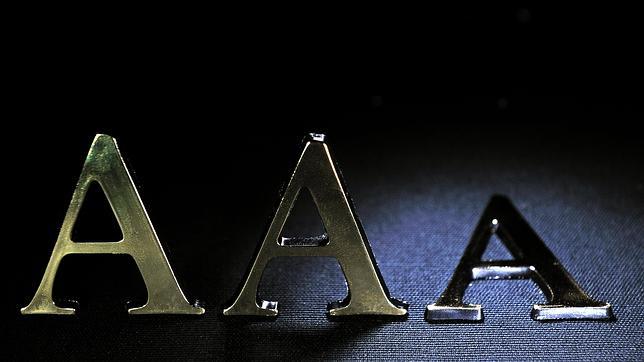 Standard &amp; Poor's cree que hay un 40% de posibilidades de que la eurozona entre en recesión